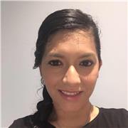 Profesora de danzas polinesias con màs de 15 años de experiencia